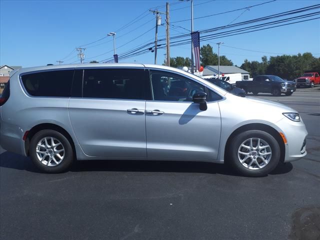 2024 Chrysler Pacifica Touring-L