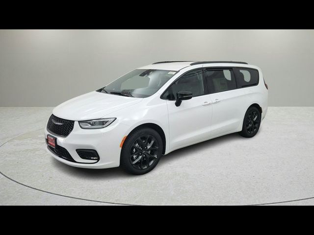 2024 Chrysler Pacifica Touring-L