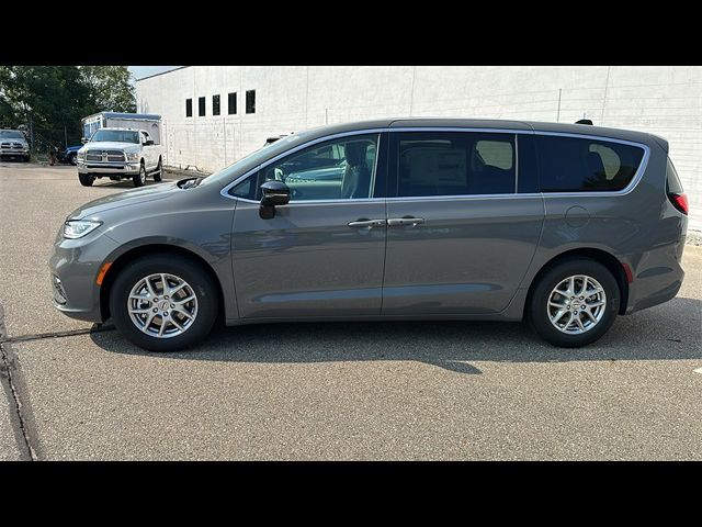 2024 Chrysler Pacifica Touring-L