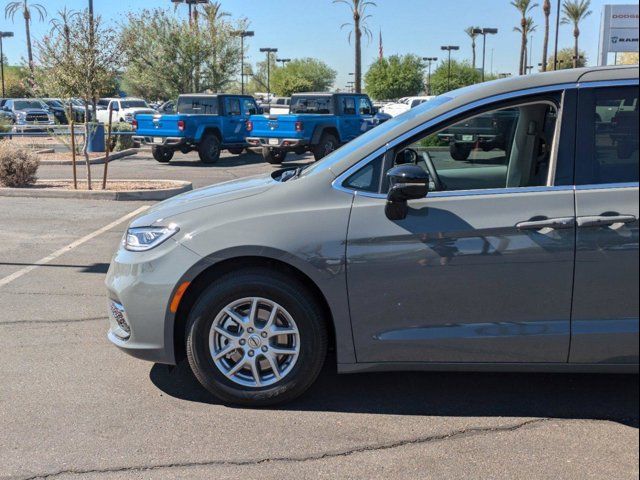 2024 Chrysler Pacifica Touring-L