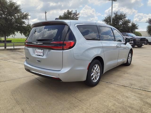 2024 Chrysler Pacifica Touring-L