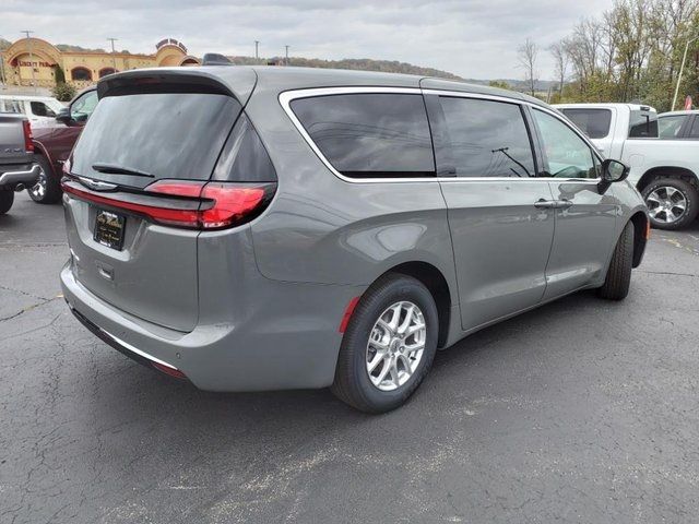 2024 Chrysler Pacifica Touring-L