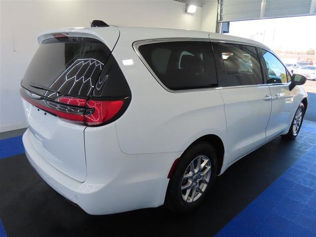 2024 Chrysler Pacifica Touring-L