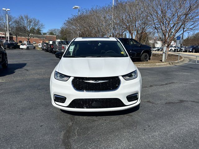 2024 Chrysler Pacifica Touring-L