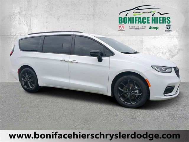 2024 Chrysler Pacifica Touring-L