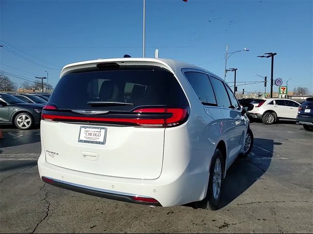 2024 Chrysler Pacifica Touring-L