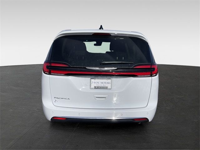 2024 Chrysler Pacifica Touring-L