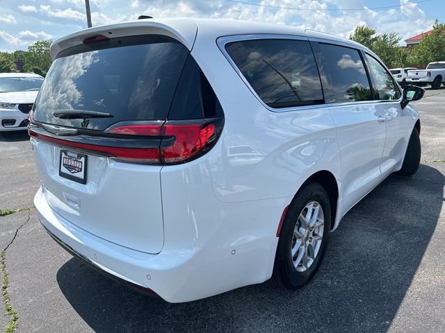 2024 Chrysler Pacifica Touring-L