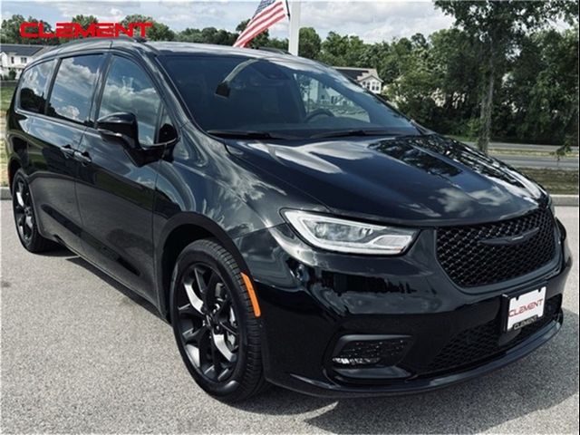 2024 Chrysler Pacifica Touring-L