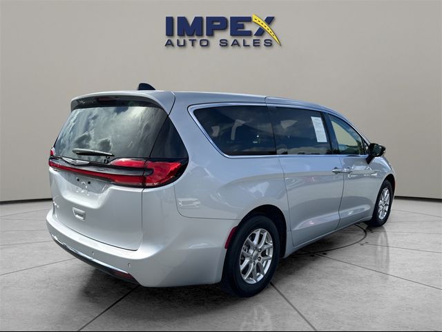 2024 Chrysler Pacifica Touring-L