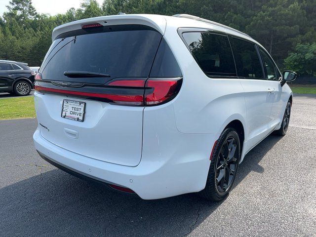 2024 Chrysler Pacifica Touring-L