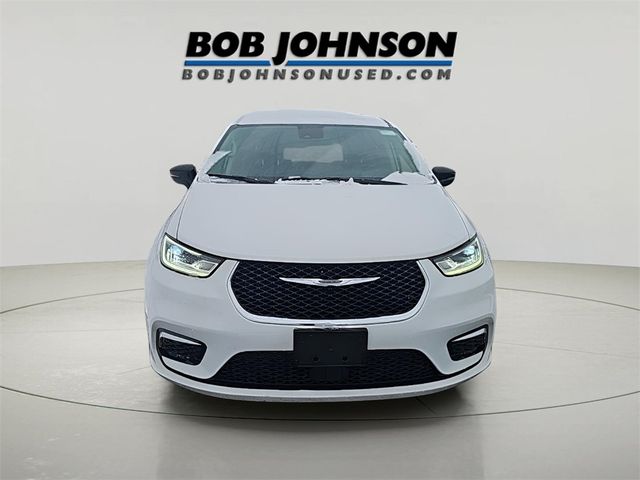 2024 Chrysler Pacifica Touring-L