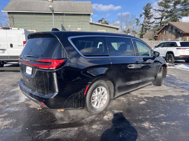 2024 Chrysler Pacifica Touring-L