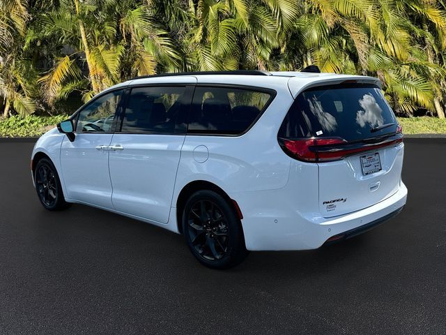 2024 Chrysler Pacifica Touring-L