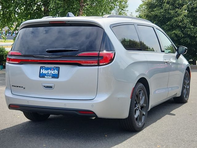 2024 Chrysler Pacifica Touring-L