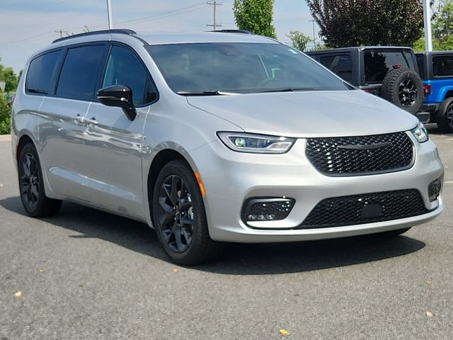 2024 Chrysler Pacifica Touring-L