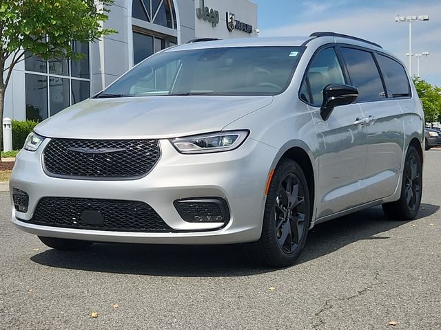 2024 Chrysler Pacifica Touring-L