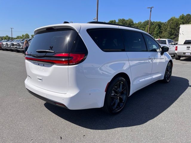 2024 Chrysler Pacifica Touring-L