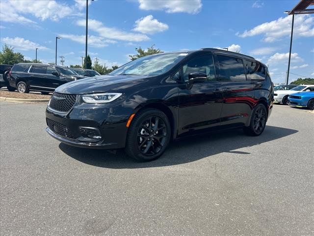 2024 Chrysler Pacifica Touring-L