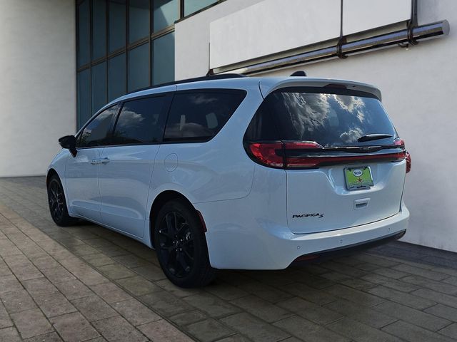 2024 Chrysler Pacifica Touring-L