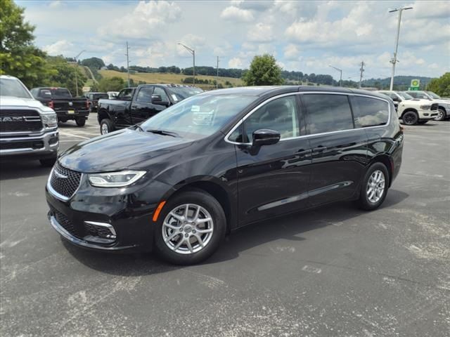 2024 Chrysler Pacifica Touring-L