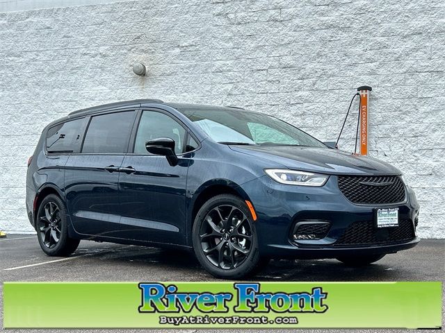 2024 Chrysler Pacifica Touring-L