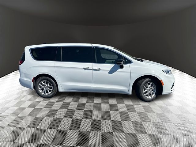 2024 Chrysler Pacifica Touring-L