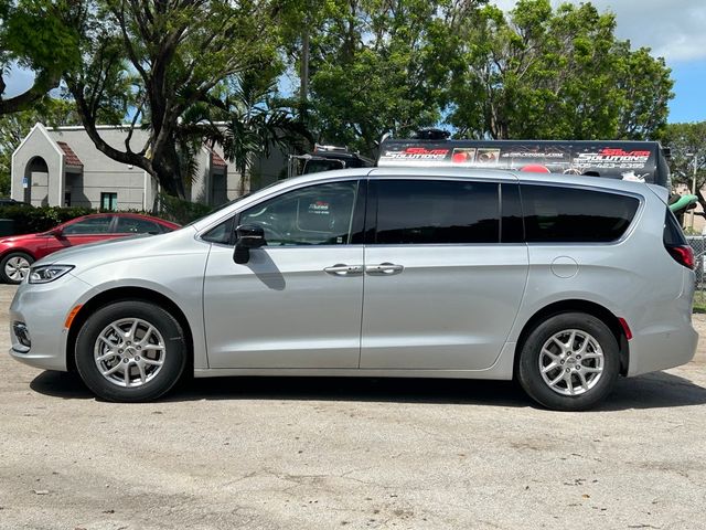 2024 Chrysler Pacifica Touring-L