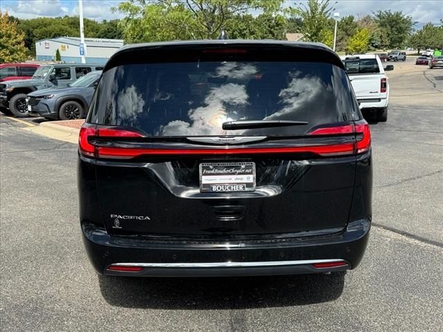 2024 Chrysler Pacifica Touring-L