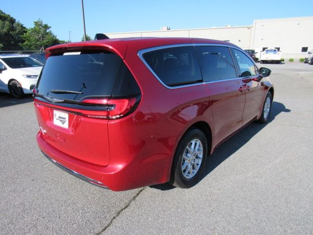 2024 Chrysler Pacifica Touring-L