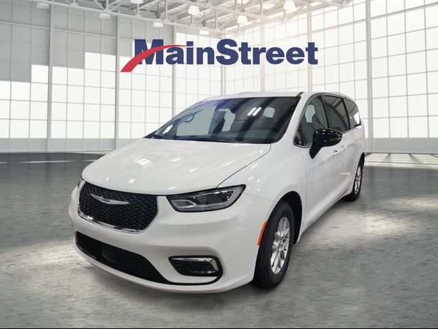 2024 Chrysler Pacifica Touring-L