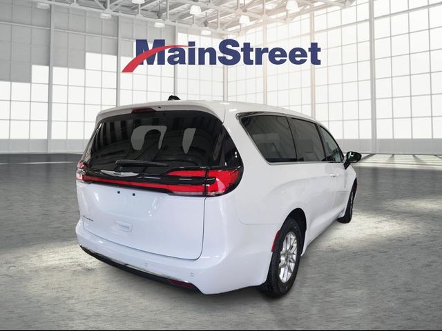 2024 Chrysler Pacifica Touring-L