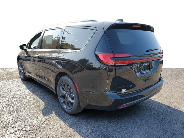 2024 Chrysler Pacifica Touring-L