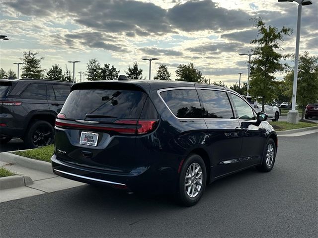 2024 Chrysler Pacifica Touring-L