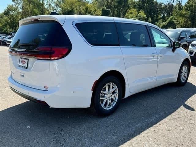 2024 Chrysler Pacifica Touring-L