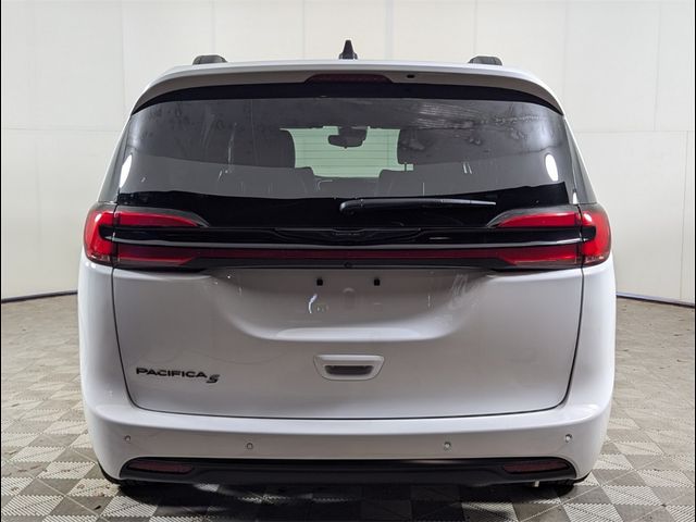 2024 Chrysler Pacifica Touring-L