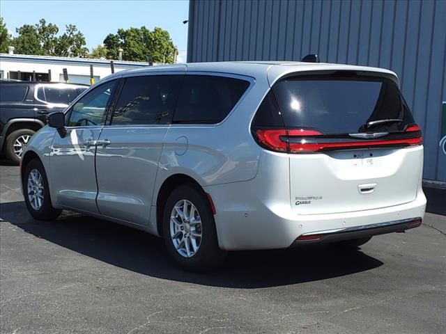 2024 Chrysler Pacifica Touring-L