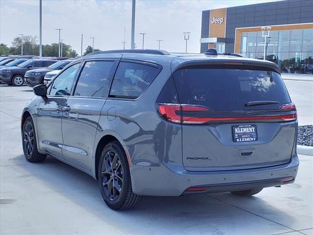 2024 Chrysler Pacifica Touring-L