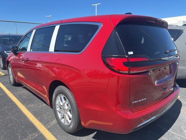 2024 Chrysler Pacifica Touring-L