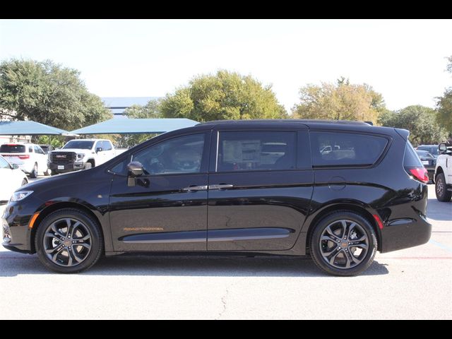 2024 Chrysler Pacifica Touring-L