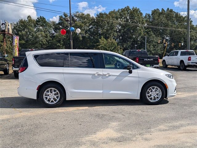 2024 Chrysler Pacifica Touring-L