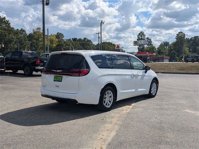 2024 Chrysler Pacifica Touring-L