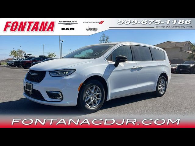 2024 Chrysler Pacifica Touring-L