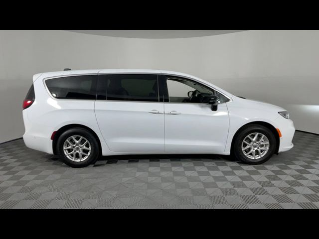 2024 Chrysler Pacifica Touring-L