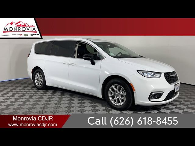 2024 Chrysler Pacifica Touring-L