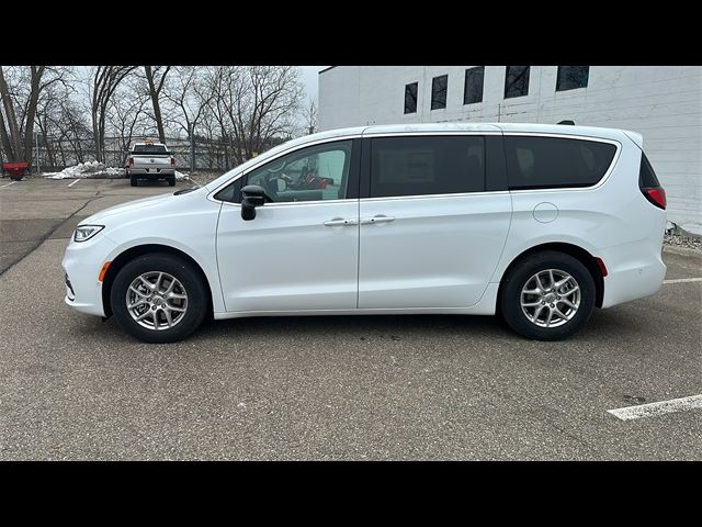 2024 Chrysler Pacifica Touring-L