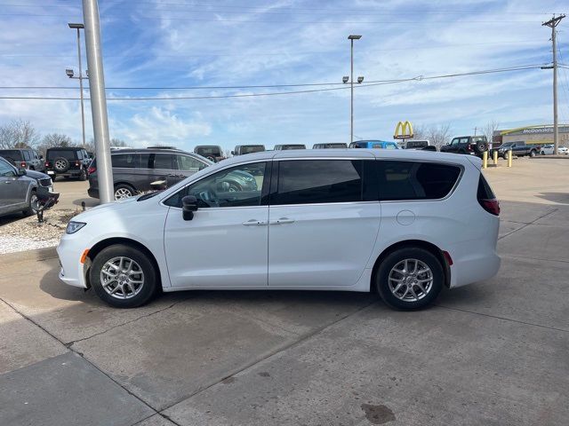 2024 Chrysler Pacifica Touring-L