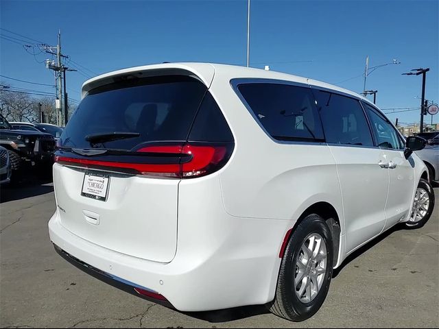 2024 Chrysler Pacifica Touring-L