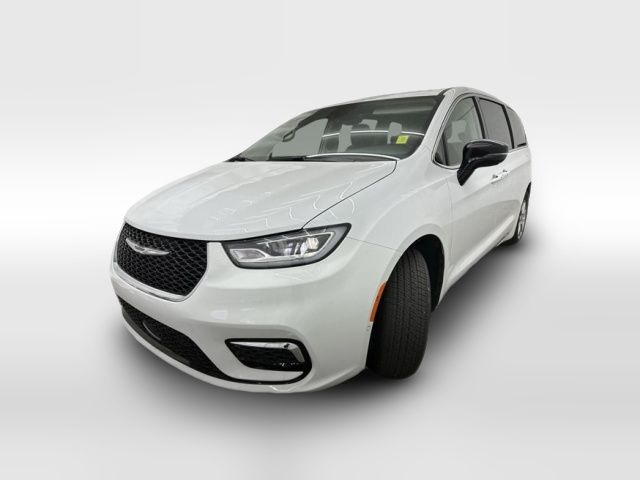 2024 Chrysler Pacifica Touring-L