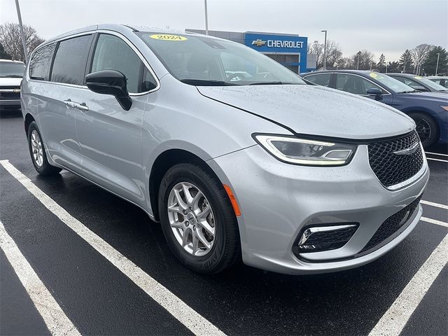 2024 Chrysler Pacifica Touring-L
